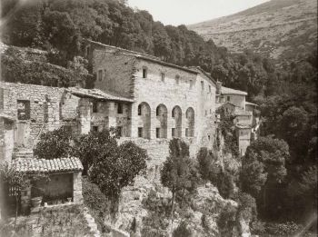 Assisi antica le carceri veduta del convento