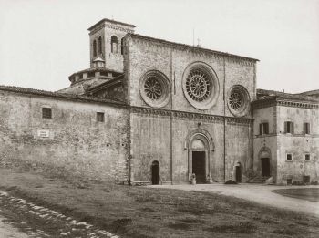 Foto antica chiesa san pietro ad assisi