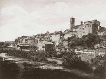 Foto antico panorama di sutri
