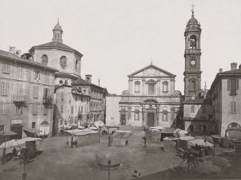 Milano, foto antica di Piazza Santo Stefano