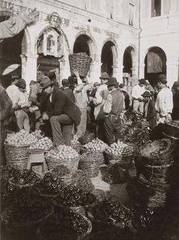 Mercato a Venezia, foto d'epoca.