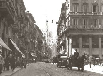 Milano, la vecchia strada per il Duomo, inizio secolo