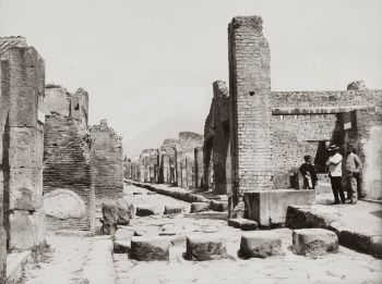 Pompei, strada di stabbia. Foto storica
