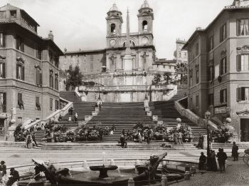 Roma, chiesa della Trinità dei Monti e scalinata di Piazza di Spagna. Foto d'epoca