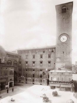 Mantova, la torre del Podestà. Foto d'epoca