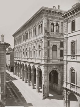 Foto storica dei palazzi di Bologna