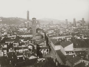Panorama di Bologna nell'ottocento. Foto storica.