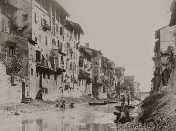 Antica foto di una via di verona dopo un inondazione