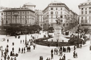 Genova, piazza Corvetto e Via Assarotti. Foto d'epoca